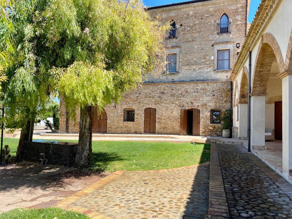 Le Colline Del Gelso-Masseria Mazzei Rossano Eksteriør billede